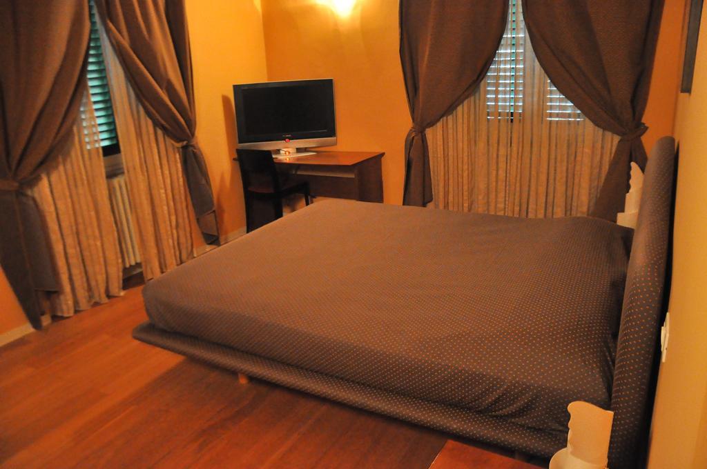פיסטויה B&B Al Canto Del Cavour חדר תמונה